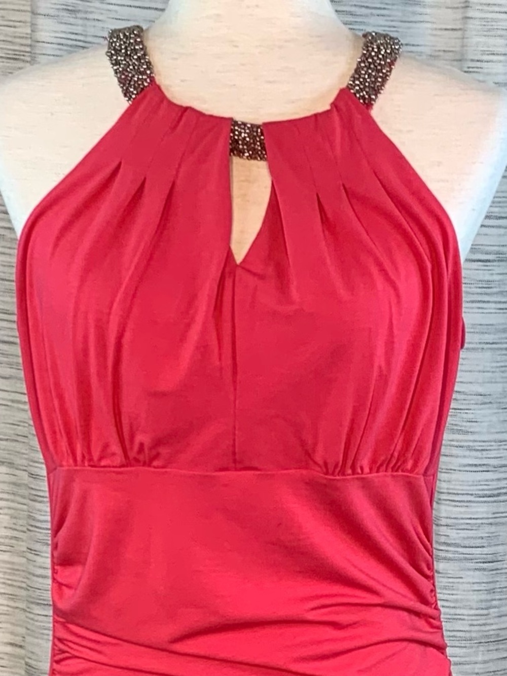 White House Black Market solid pinkish to reddish sleeveless top. - Picture 5 of 16